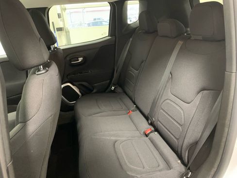 Used 2018 Jeep Renegade Latitude image 19