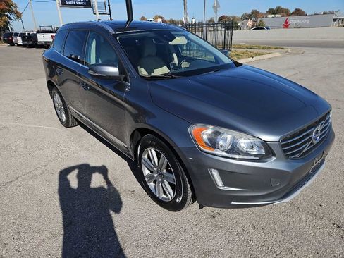 Used 2016 Volvo XC60 T6 w/ Protection Package image 3