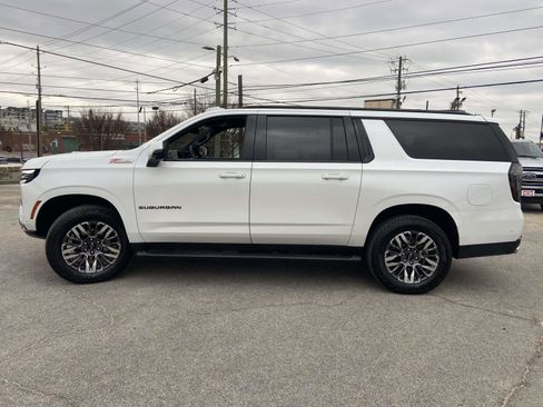 Certified 2025 Chevrolet Suburban Z71 w/ Comfort Package image 25