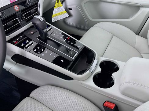 New 2026 Porsche Macan S image 21