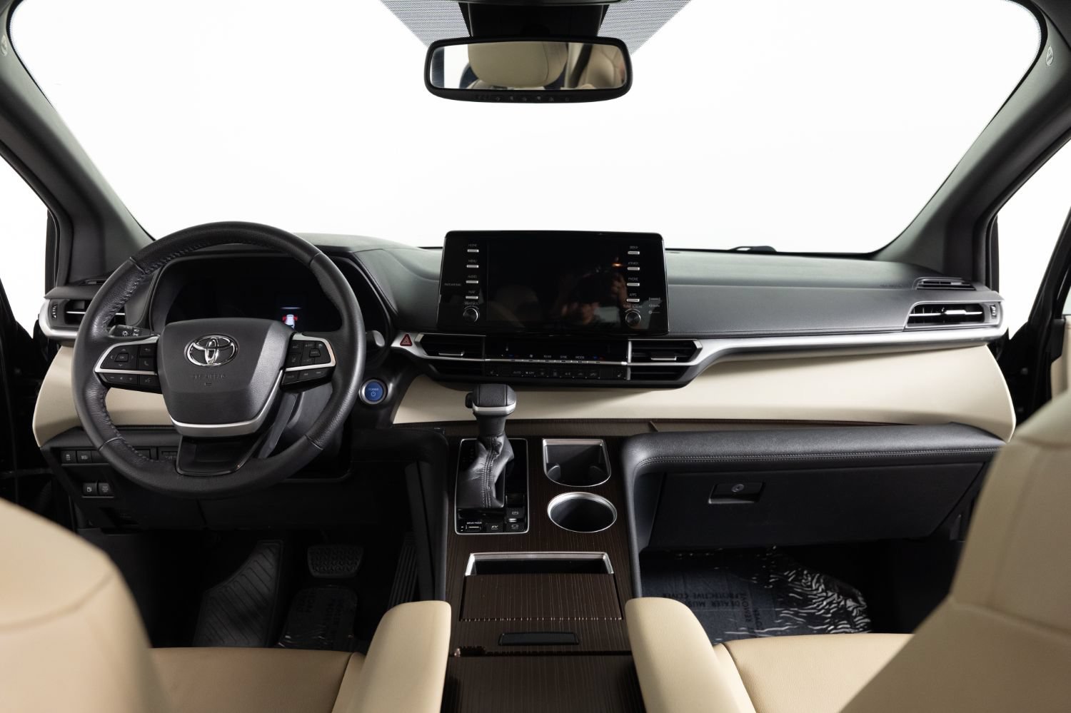 Used 2021 Toyota Sienna XLE FWD image 37