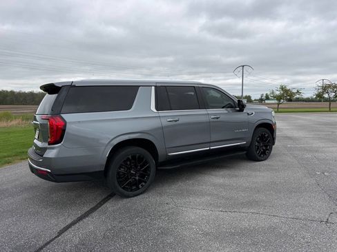 Used 2022 GMC Yukon XL SLT w/ SLT Premium Package AWD/4WD image 6