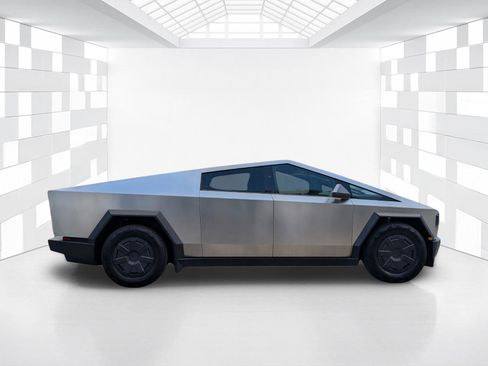 Used 2025 Tesla Cybertruck AWD Crew Cab image 8