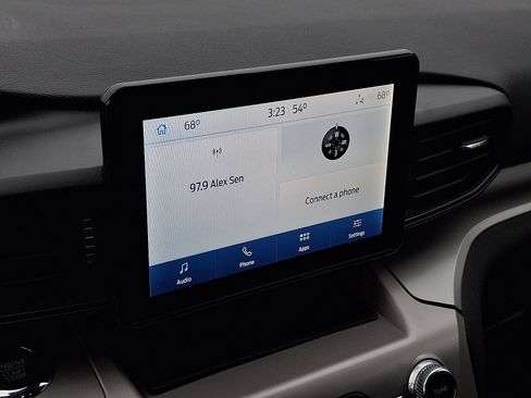 Certified 2022 Ford Explorer XLT image 16