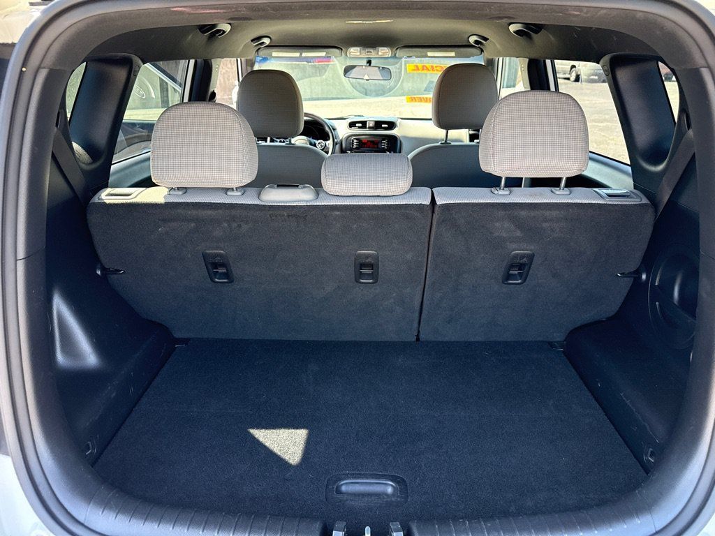 Used 2016 Kia Soul FWD image 14