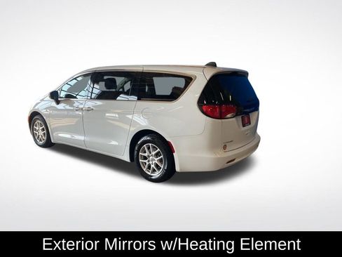Used 2023 Chrysler Voyager LX image 19