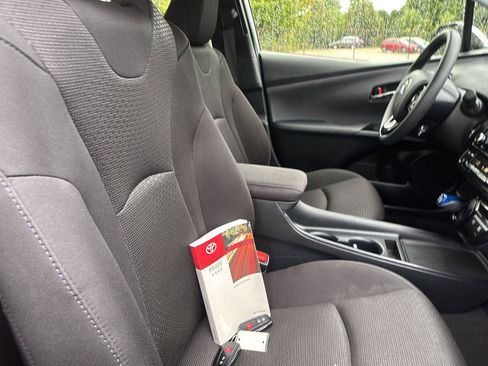 Used 2022 Toyota Prius LE FWD image 23