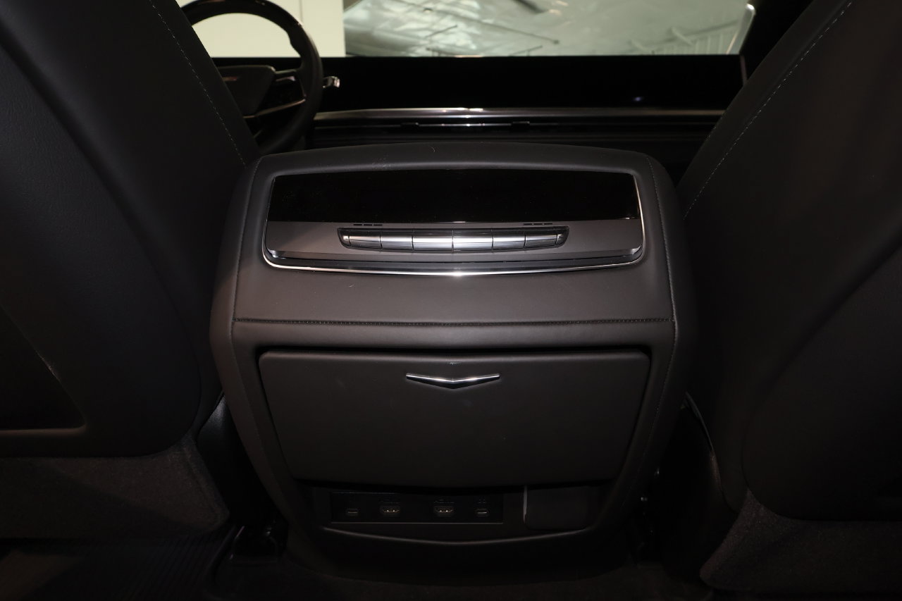 Certified 2026 Cadillac Escalade ESV V w/ LPO, ONYX Package AWD/4WD image 35