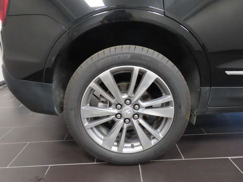 Used 2025 Cadillac XT5 Premium Luxury image 17