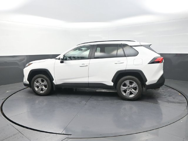 Used 2025 Toyota RAV4 XLE w/ Convenience Package AWD/4WD image 4