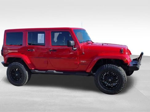 Used 2015 Jeep Wrangler Unlimited Sahara w/ Connectivity Group image 9