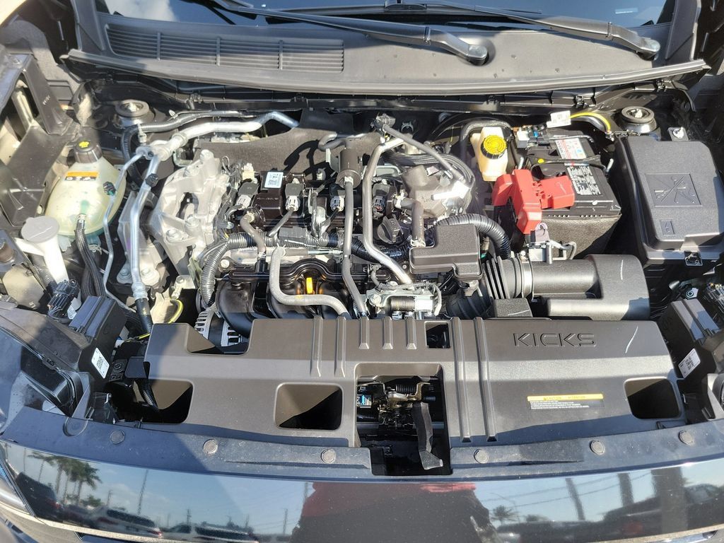 Certified 2025 Nissan Kicks SR FWD image 42