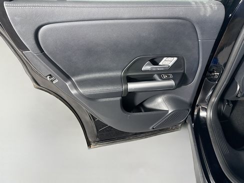 Used 2025 Mercedes-Benz GLA 250 image 26