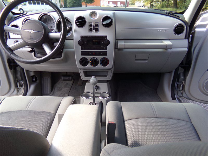 Used 2008 Chrysler PT Cruiser Touring FWD image 29