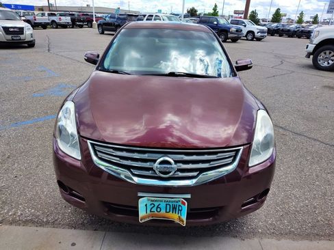 Used 2010 Nissan Altima 2.5 SL w/ Technology Pkg FWD image 2