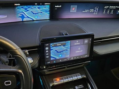 Used 2024 Lincoln Nautilus Reserve w/ Equipment Group 202A image 15