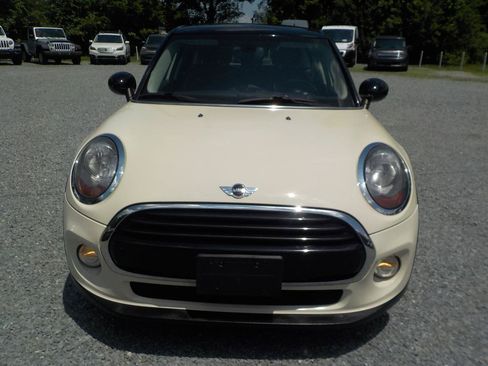 Used 2016 MINI Cooper 4-Door Hardtop FWD image 8