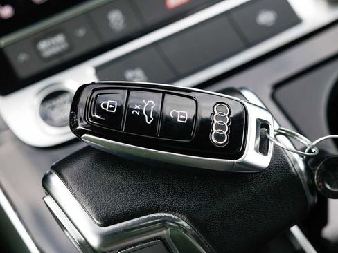 Used 2023 Audi Q8 Premium Plus w/ Premium Plus Package image 36