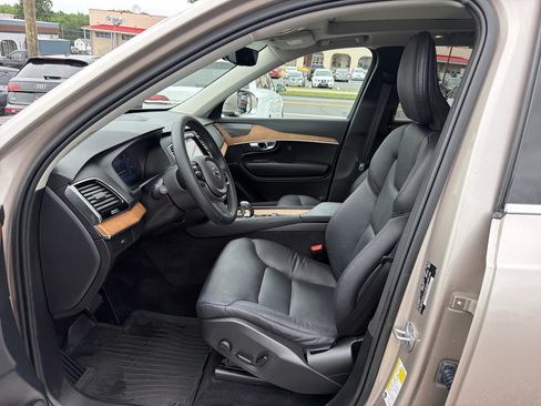 Used 2024 Volvo XC90 B6 Plus AWD/4WD image 6