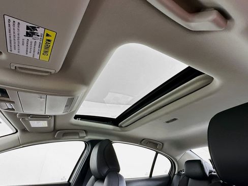 Used 2025 MAZDA MAZDA3 s image 11