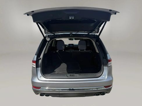 Used 2023 Lincoln Aviator AWD w/ Premium Package image 30