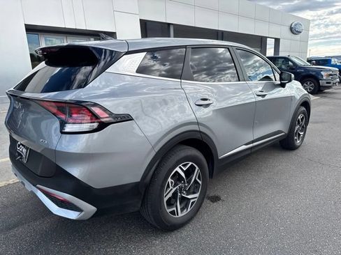 Used 2023 Kia Sportage LX AWD/4WD image 6