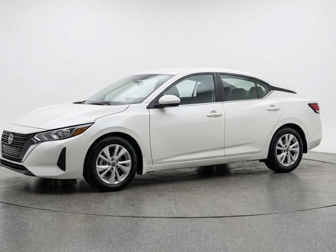 Used 2025 Nissan Sentra S FWD image 3
