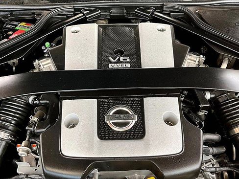 Used 2016 Nissan 370Z Touring image 28