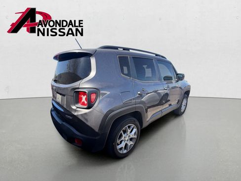 Used 2017 Jeep Renegade Latitude AWD/4WD image 4