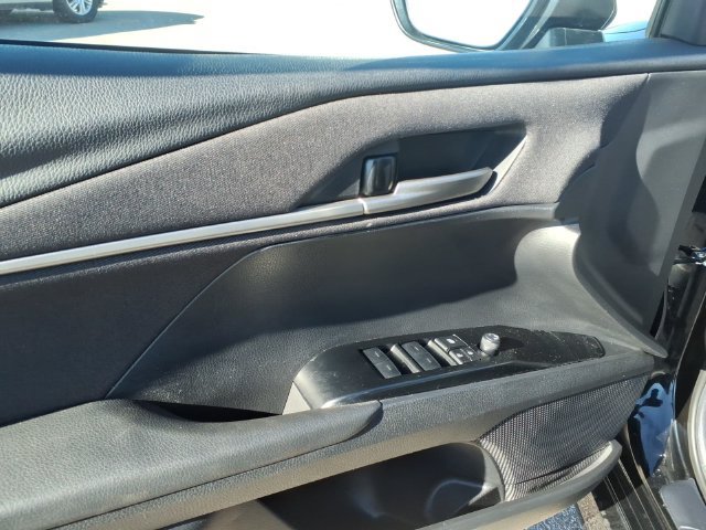 Used 2025 Toyota Camry LE FWD image 10