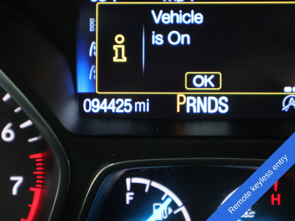 Used 2018 Ford Escape SE w/ SE Sync 3 Package AWD/4WD image 2