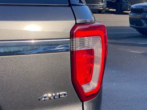 Used 2019 Ford Explorer XLT w/ Equipment Group 202A image 18