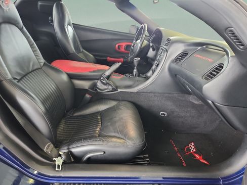 Used 2004 Chevrolet Corvette Z06 w/ Z06 Preferred Equipment Group RWD image 14