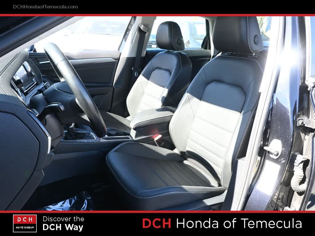 Used 2024 Volkswagen Jetta SE FWD image 18