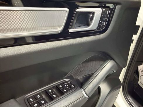 Used 2022 Porsche Cayenne Platinum Edition AWD/4WD image 22