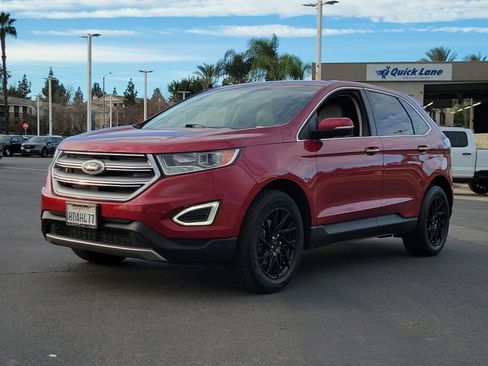 Used 2018 Ford Edge Titanium w/ Technology Package image 17