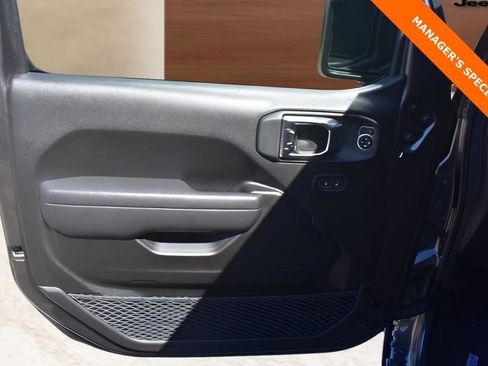 New 2025 Jeep Gladiator Sport image 10