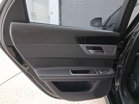 Used 2017 Jaguar XF R-Sport image 26