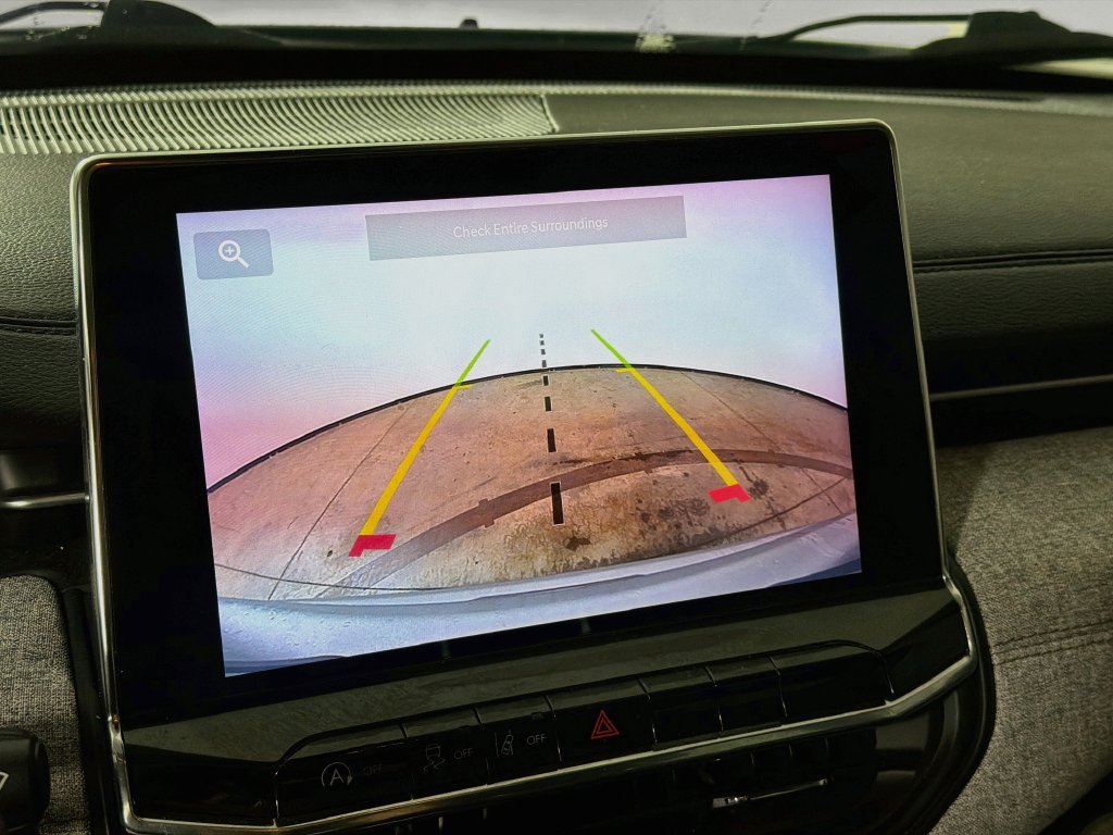 Used 2022 Jeep Compass Latitude w/ Sun and Sound Group AWD/4WD image 13