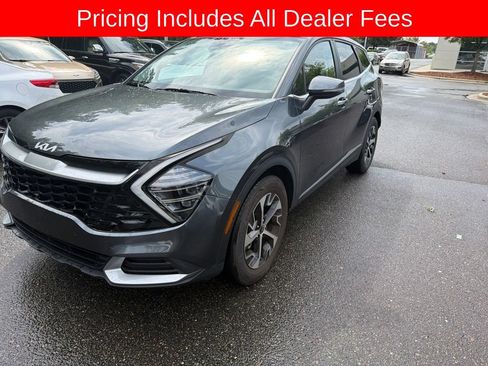 Used 2024 Kia Sportage EX FWD image 3
