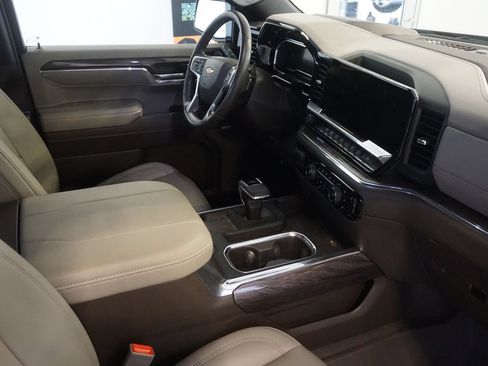Used 2023 Chevrolet Silverado 1500 LTZ w/ LTZ Premium Package AWD/4WD image 26