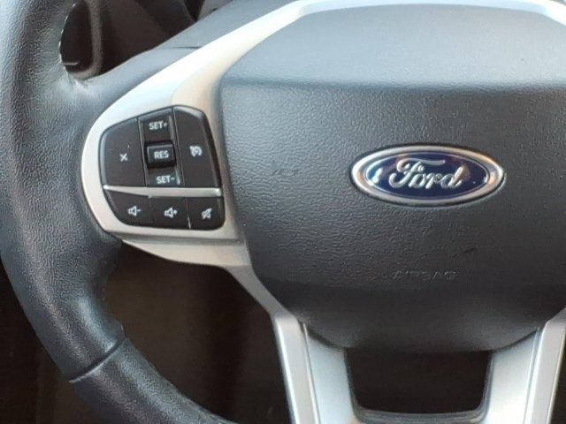 Used 2023 Ford Explorer XLT AWD/4WD image 6