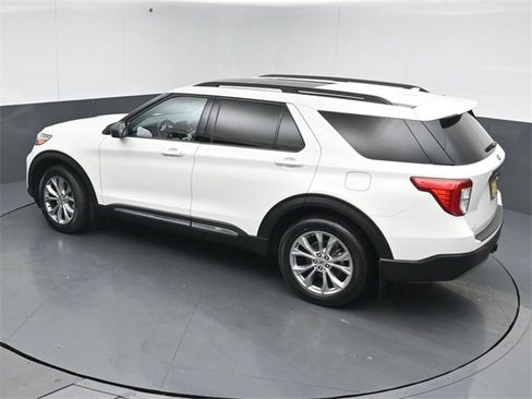 Certified 2021 Ford Explorer XLT w/ Equipment Group 202A image 50