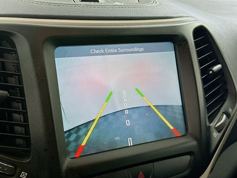 Used 2015 Jeep Cherokee Limited w/ Trailer Tow Group image 23