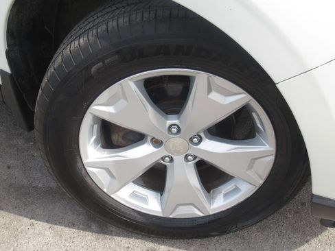 Used 2015 Subaru Forester 2.5i Premium w/ All-Weather Package AWD/4WD image 4