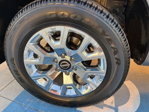 Certified 2024 Nissan Titan SV w/ SV Convenience Package image 19