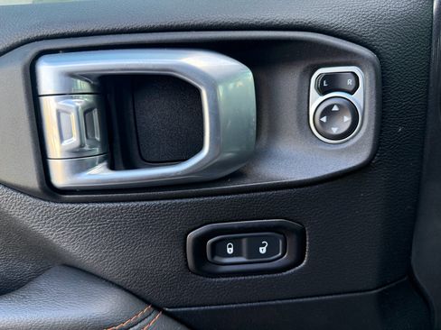 Used 2021 Jeep Gladiator Mojave image 13