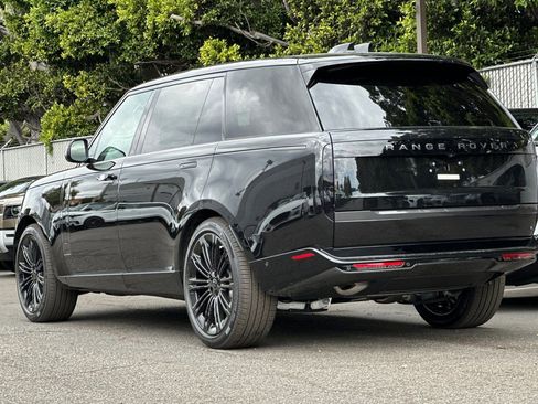 New 2026 Land Rover Range Rover Long Wheelbase SE AWD/4WD image 3