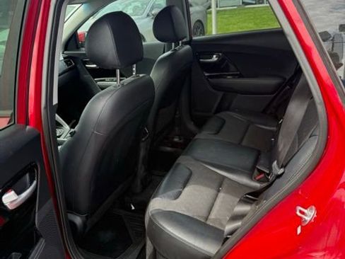 Used 2017 Kia Niro EX image 8