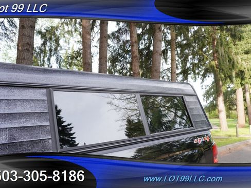 Used 2017 Chevrolet Silverado 1500 LT w/ LPO, Black Pack AWD/4WD image 15